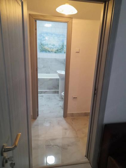 Apartament cu 3 camere decomandat în Tineretului