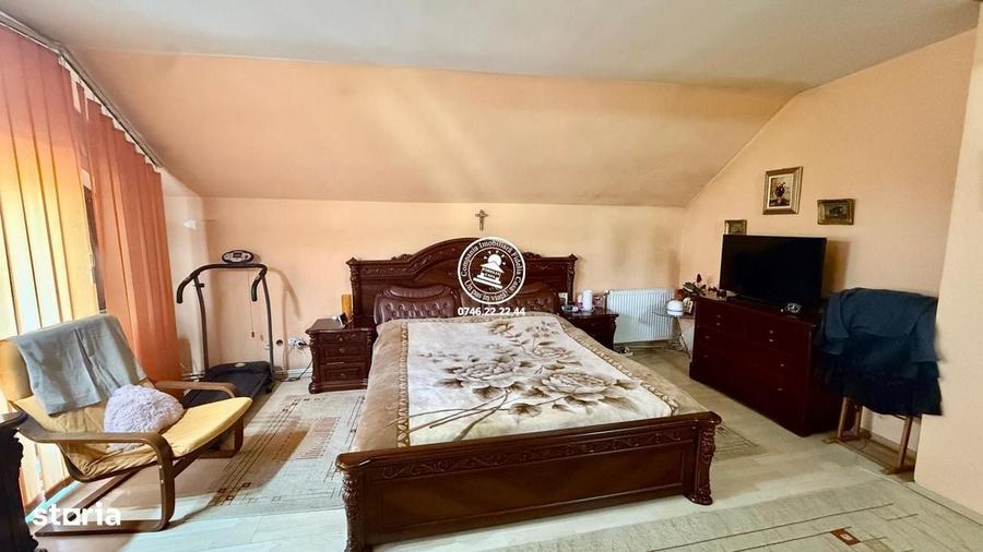 Casă cu 4 camere cu Teren 250 Mp în Păcurari