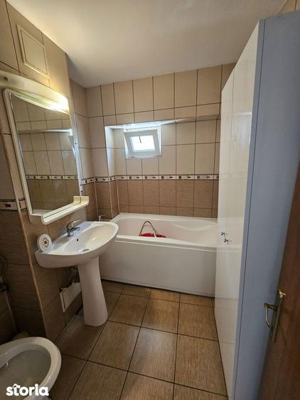 Apartament cu 3 camere decomandat în Craiovei