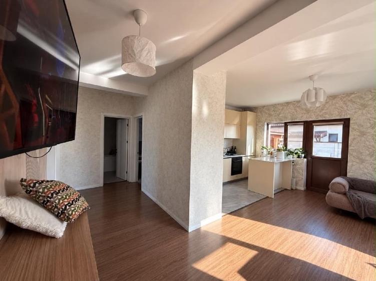 Casă individuală cu 4 camere cu Teren 330 Mp în Olteni