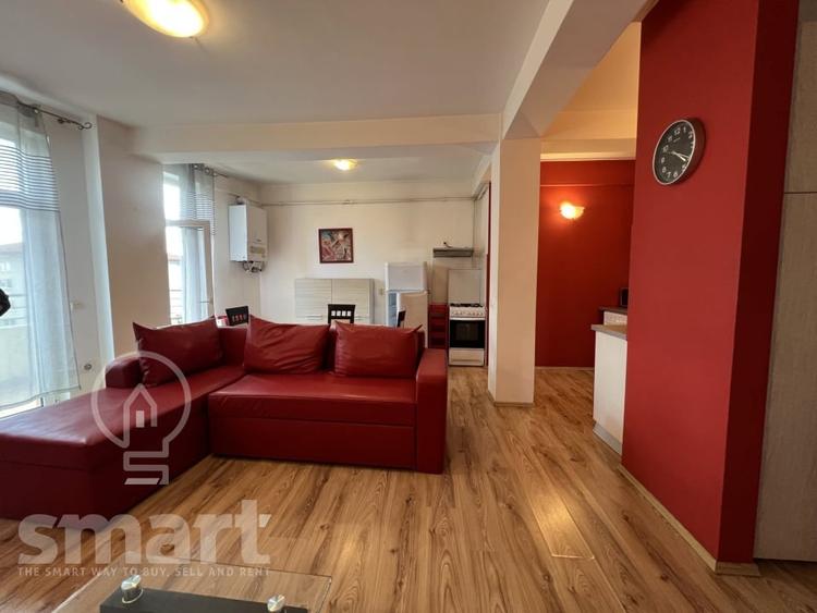Apartament cu 3 camere semidecomandat, mobilat în Zorilor