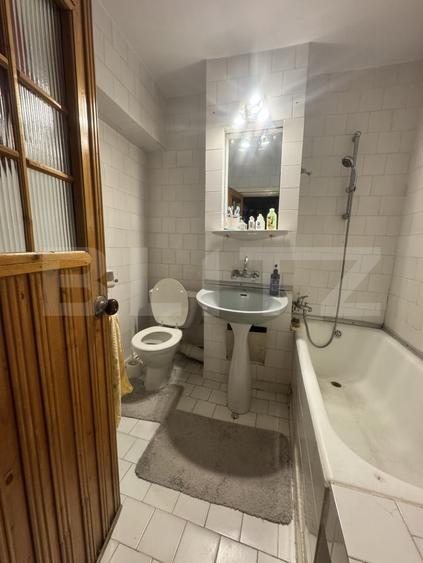 Apartament cu 3 camere decomandat, mobilat în Sud