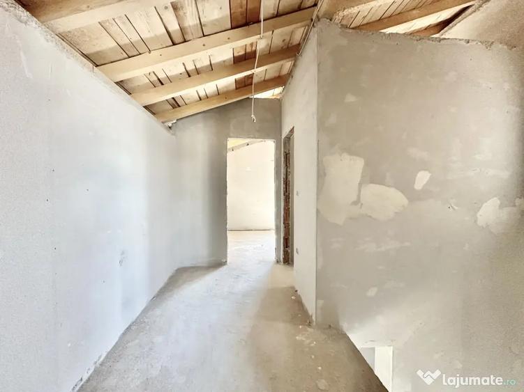Casă cu 4 camere cu Teren 250 Mp în Moșnița Veche