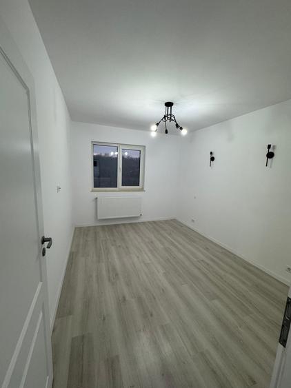 Duplex cu 4 camere cu Canalizare în Central