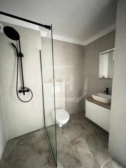 Apartament cu 3 camere semidecomandat în Florești