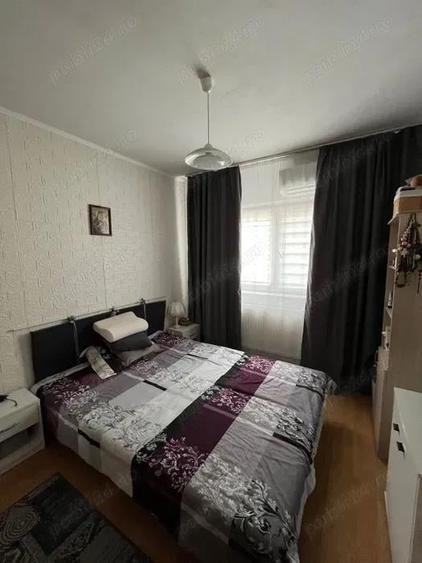 Apartament cu 3 camere decomandat în Bucovina