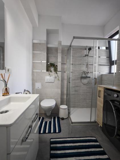 Apartament cu 3 camere decomandat în Floreasca