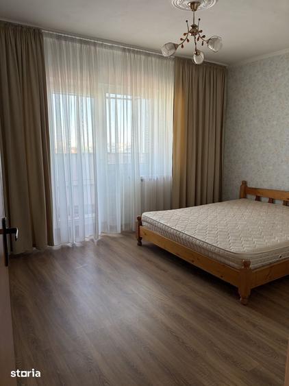 Apartament cu 3 camere decomandat în Giurgiului
