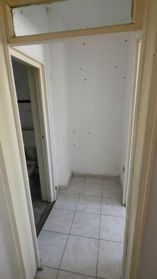 Apartament cu 2 camere semidecomandat în Olteniței