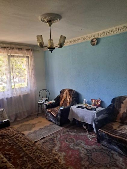 Apartament cu 3 camere decomandat în Exterior Vest