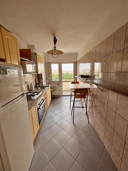 Apartament cu 3 camere decomandat, mobilat în Unirii