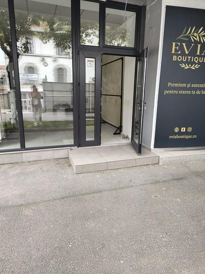 Spațiu comercial, de 22 mp, în Central