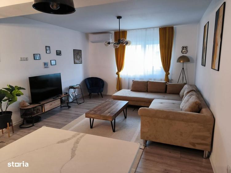 Casă cu 4 camere în Șura Mare