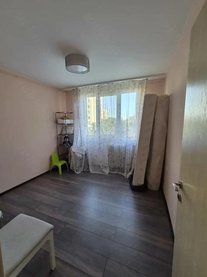 Apartament cu 3 camere decomandat în Ozana