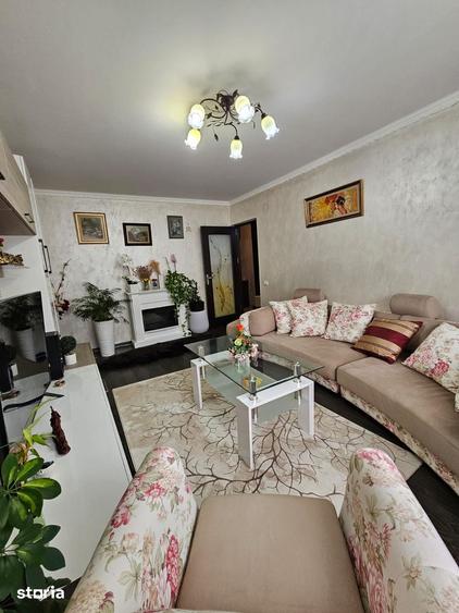 Apartament cu 2 camere decomandat în Calea București