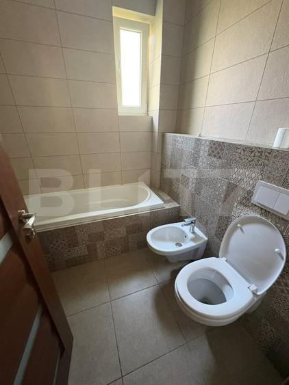 Apartament cu 3 camere decomandat, mobilat în Burdujeni