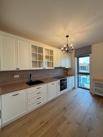 Apartament cu 4 camere decomandat, mobilat în Băneasa