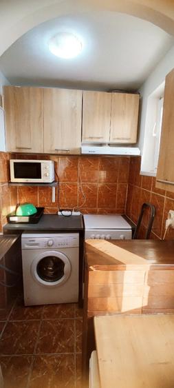 Apartament cu 2 camere semidecomandat în P-ța Doina