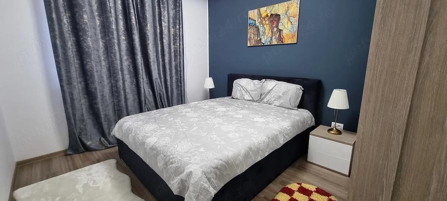 Apartament cu 3 camere decomandat în Tractorul