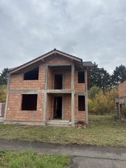 Casă cu 4 camere în Central