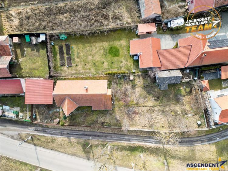 Casă cu 6 camere cu Canalizare în Chilieni