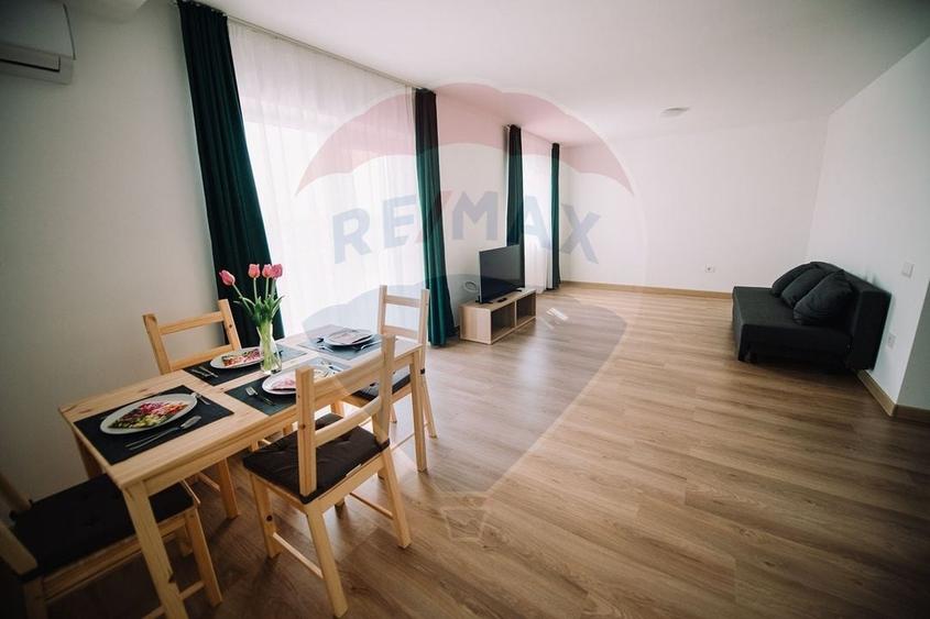 Apartament cu 2 camere decomandat, mobilat în Central