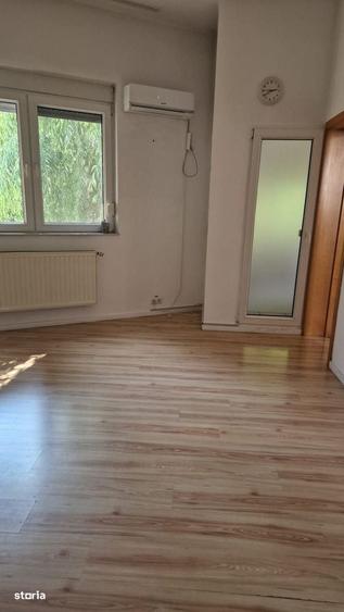 Casă cu 4 camere în Lacul Tei