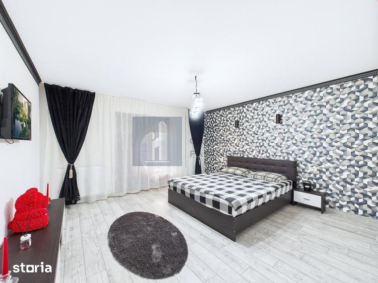 Casă cu 6 camere cu Teren 500 Mp în Oinacu