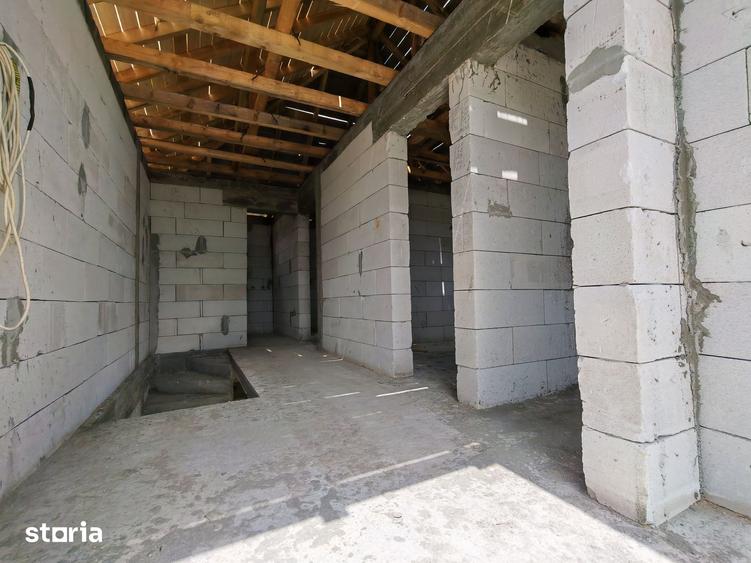 Casă cu 4 camere cu Teren 200 Mp în Lumina