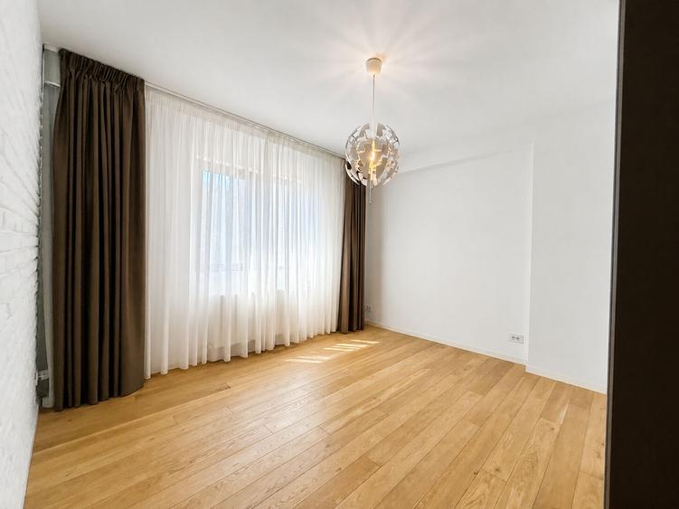 Casă individuală cu 7 camere cu Piscina în Iancu Nicolae