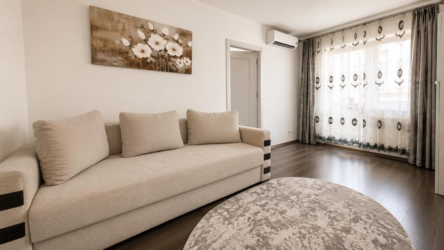 Apartament cu 2 camere semidecomandat în Girocului