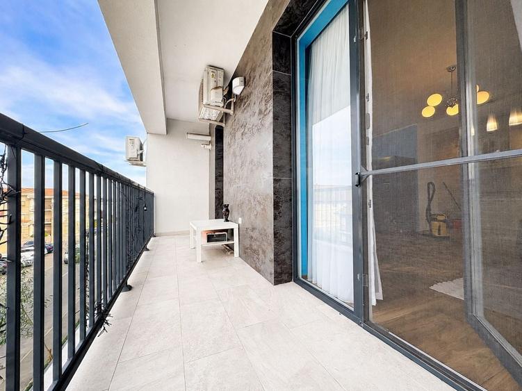 Apartament cu 3 camere decomandat în Aradului