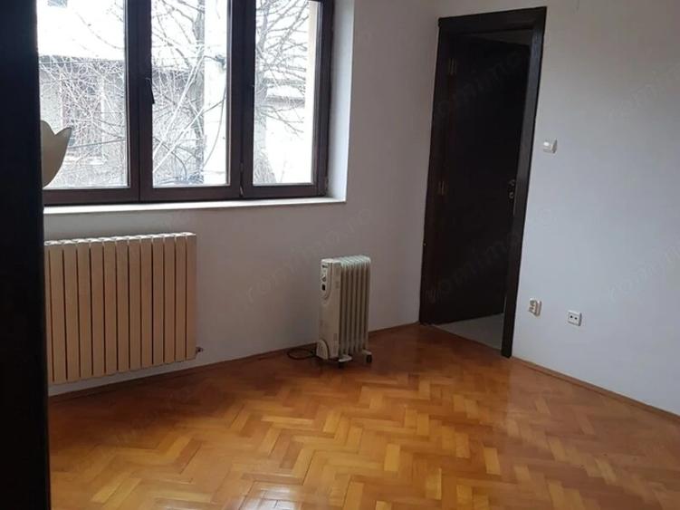 Apartament cu 4 camere semidecomandat, mobilat în Grozăvești