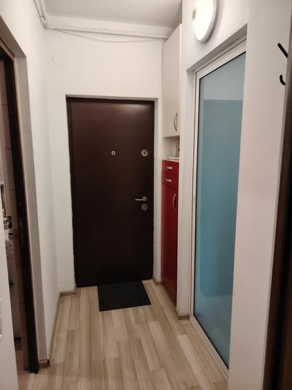 Garsonieră renovată cu balcon, ideală pentru studentă – Str. Frunzei - 7