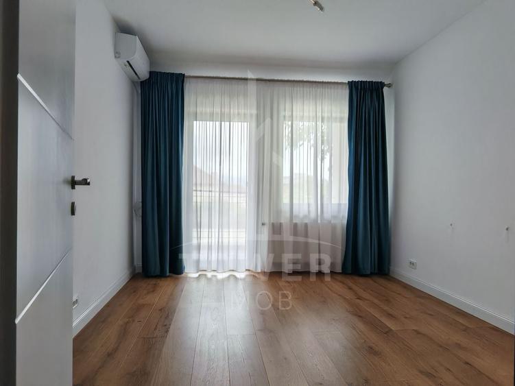 Casă individuală cu 4 camere cu Canalizare în Gușterița