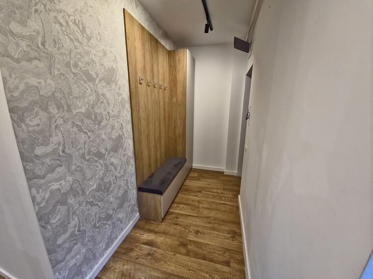 Apartament cu 2 camere decomandat, mobilat în Dacia