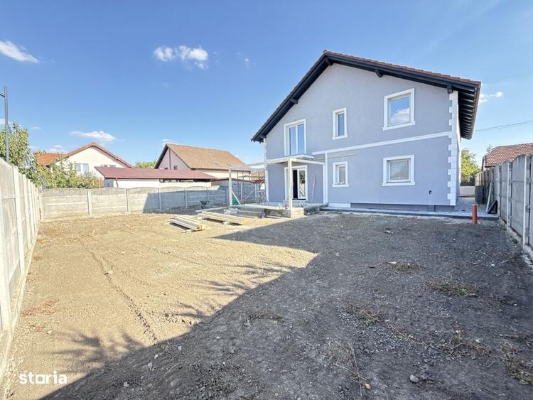 Casă cu 4 camere cu Teren 501 Mp în Săcălaz