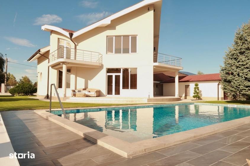 Casă cu 6 camere semidecomandat cu Teren 1400 Mp în Sânmartin