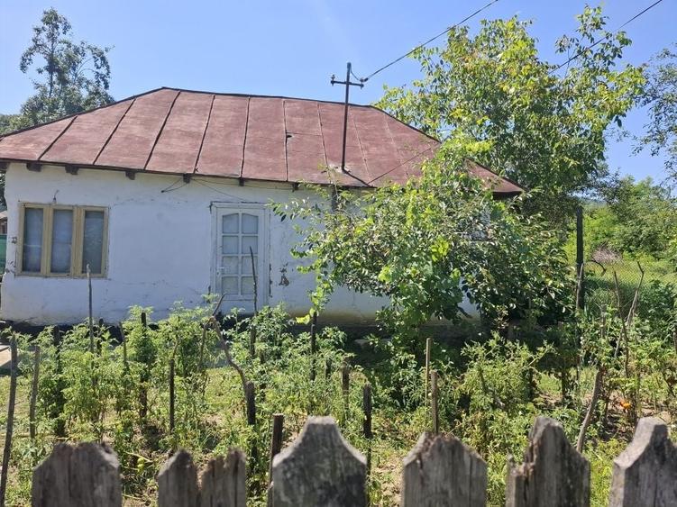 Casă cu 4 camere în Măgura