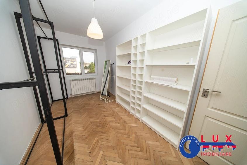 Apartament cu 3 camere semidecomandat în Faleză