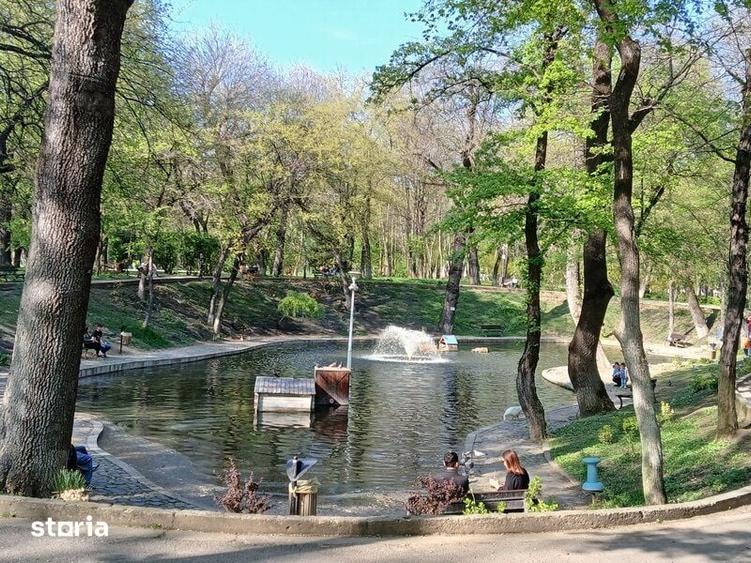Apartament cu 3 camere semidecomandat în Gara de Nord