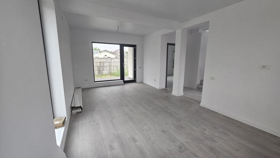 Casă individuală cu 4 camere cu Teren 300 Mp în Berceni