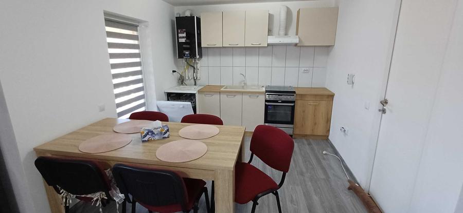 Casă cu 3 camere cu Teren 400 Mp în Central