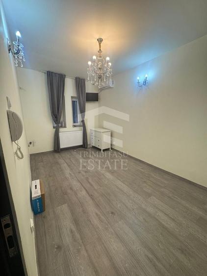 Spațiu comercial, de 160 mp, în P-ța Romană