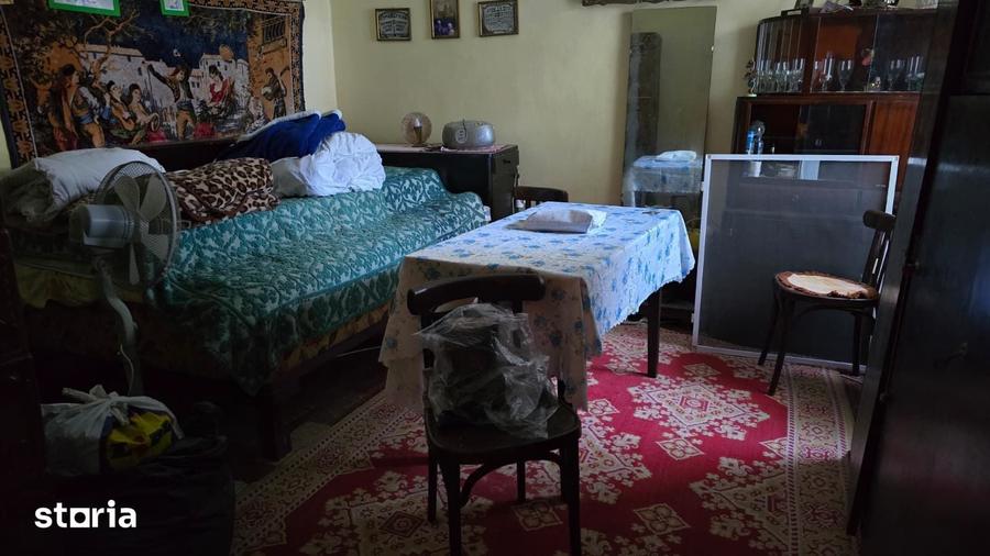 Casă cu 5 camere cu Teren 2200 Mp în Tuzla
