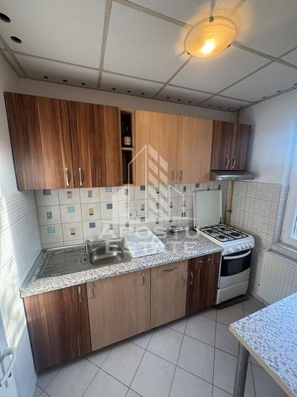 Garsonieră decomandată, mobilată în Complex Studențesc