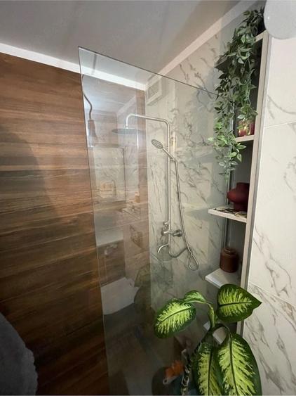 Apartament cu 3 camere semidecomandat, mobilat în Dâmbul Rotund