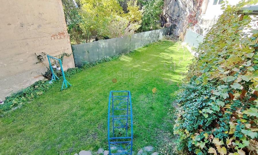 Casă individuală cu 3 camere cu Canalizare în Central