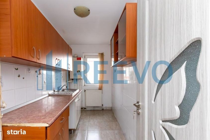 Apartament cu 3 camere decomandat în Narcisa