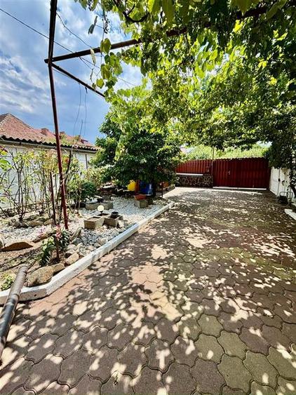 Casă individuală cu 5 camere cu Canalizare în Calea Dumbrăvii